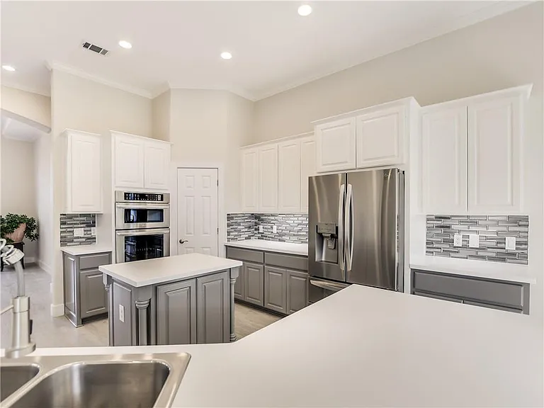 207 Tellus St — Photo 8