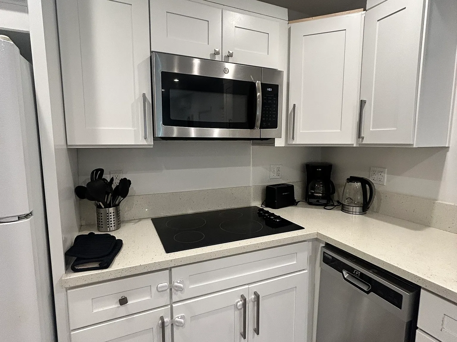 1 bed, 425 sqft, $2,150 — Photo 3
