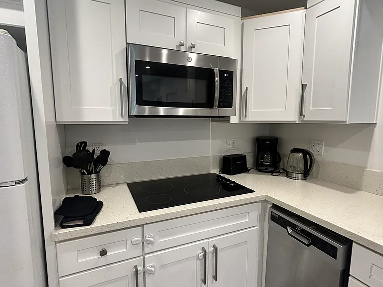 8549 1/2 Elizalde Ave — Photo 3