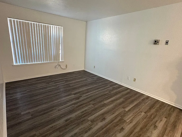 Wheatland Terrace — Photo 8