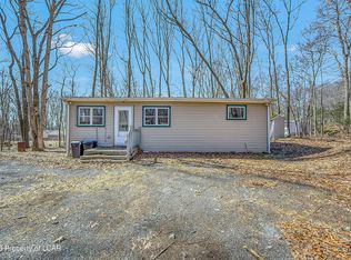 2208 Linden Ln, East Stroudsburg, PA 18302