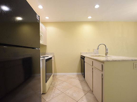 2nd image of 2512 Tahoe Cir