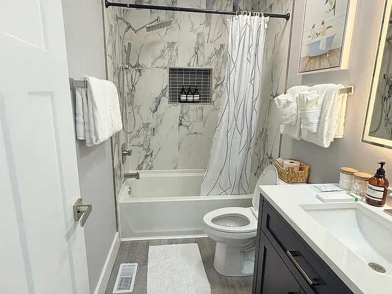 443 N Highland Ave — Photo 12