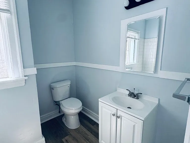 255 S Catalina St — Photo 16
