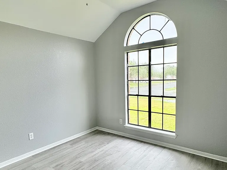 2842 Quebec Dr — Photo 14