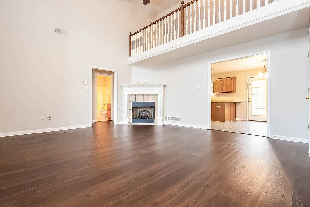 4 bed, 2.0 bath, 2020 sqft, $1,975 — Photo 2