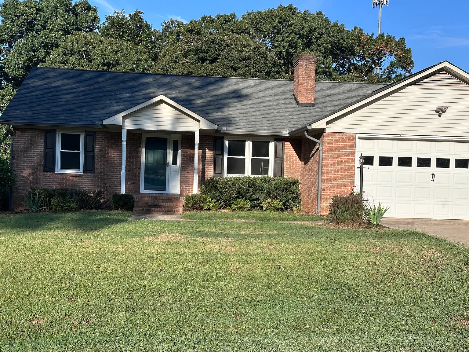 3 bed, 1450 sqft, $2,100 — Photo 1