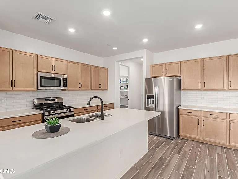21283 W Edgemont Ave — Photo 10