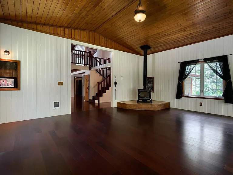 1973 Coyote Ln — Photo 3