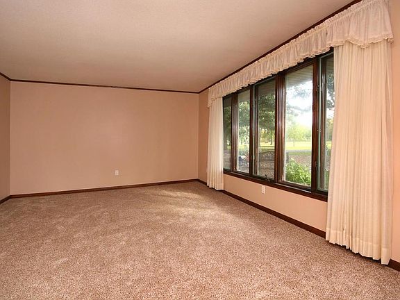 5th image of 26480 Helena Blvd