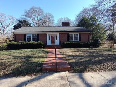 352 7th St NW, Hickory, NC, 28601