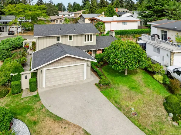 1658 Brousson Dr, Saanich, BC V8N 5S2