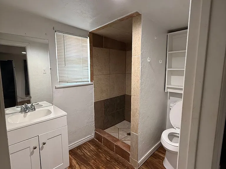 1814 Aransas Ave #2 — Photo 5