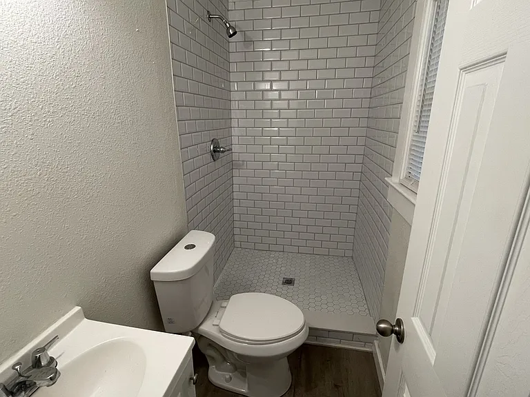 10005 N Arden Ave #A — Photo 15