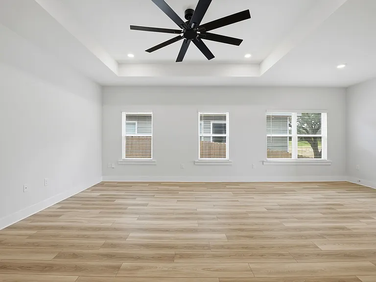 209 Camellia Dr — Photo 4