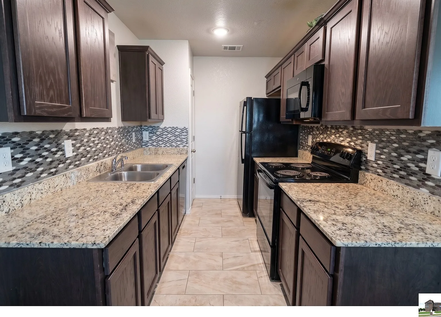 3 bed, 2.0 bath, 1123 sqft, $1,450 — Photo 3