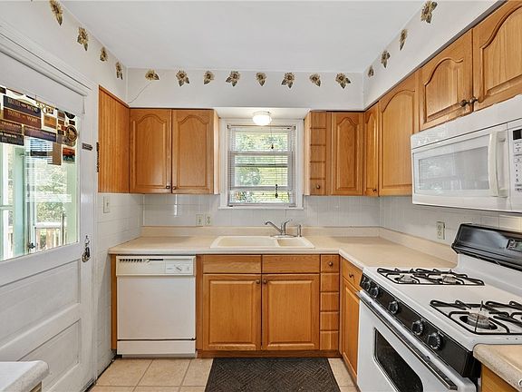 4th image of 148 Hensberry Rd