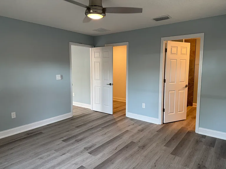 4423 NE 8th Pl — Photo 11