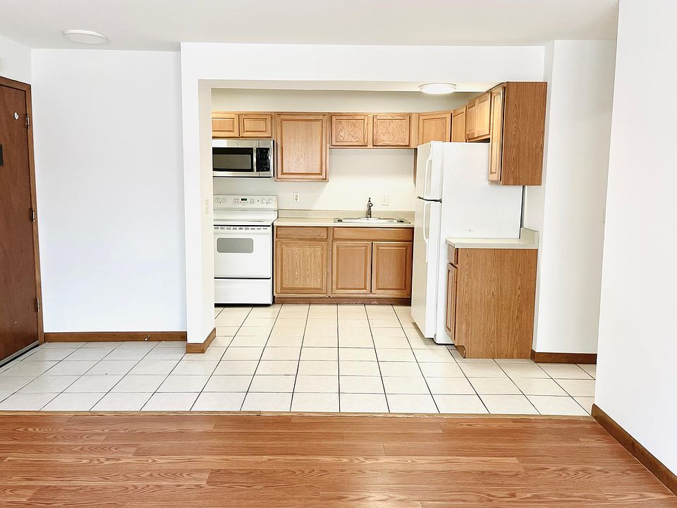 620Carriage Court Apartments 620 Whitman St Belvidere IL Zillow