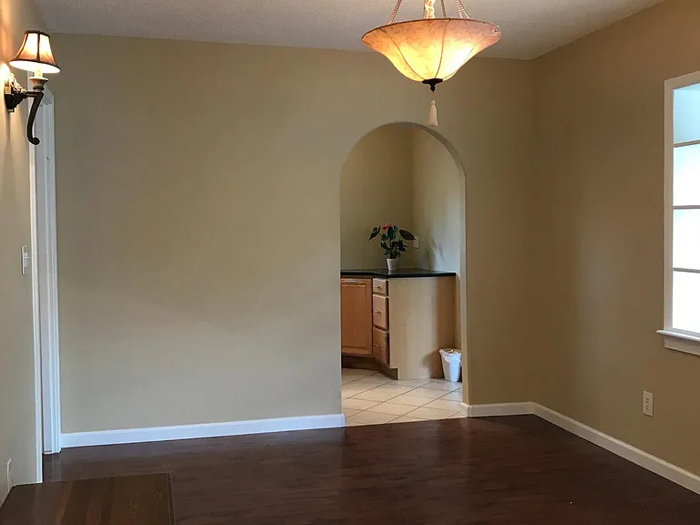 1407 N 48th Ave — Photo 20
