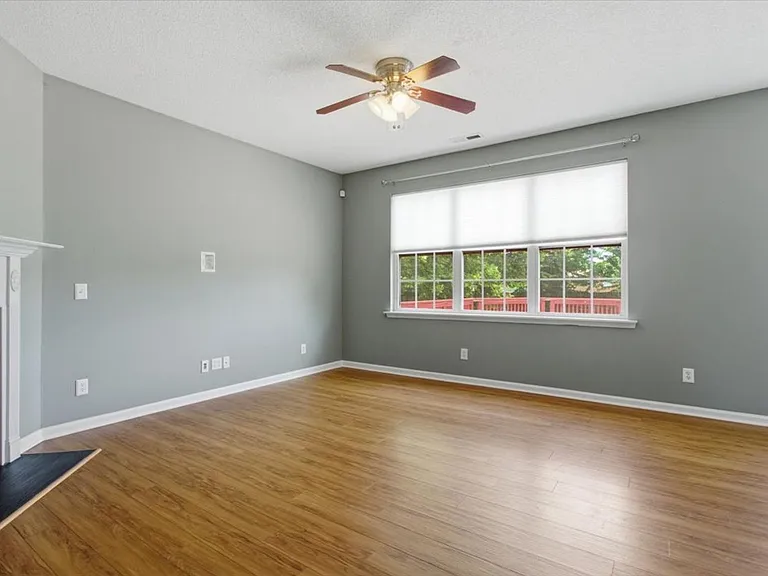 103 Briar Hollow Dr — Photo 10