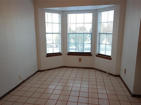4th image of 11408 Lake Alice Ct
