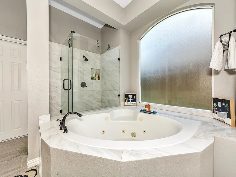 3608 Edgestone Dr — Photo 31
