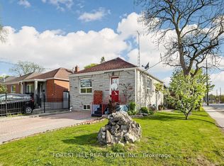 2 Ellins Ave, Toronto, ON M6N2A1