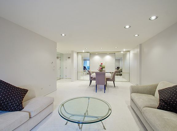 3rd image of 7201 N Lincoln Ave APT 213