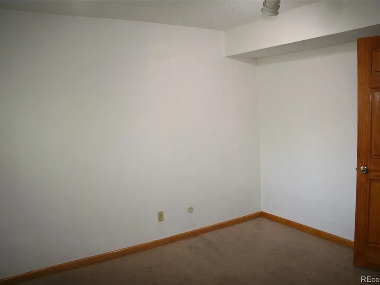 11095 E Kentucky Ave — Photo 21
