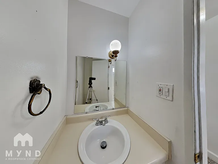 6 Smithridge Park — Photo 15