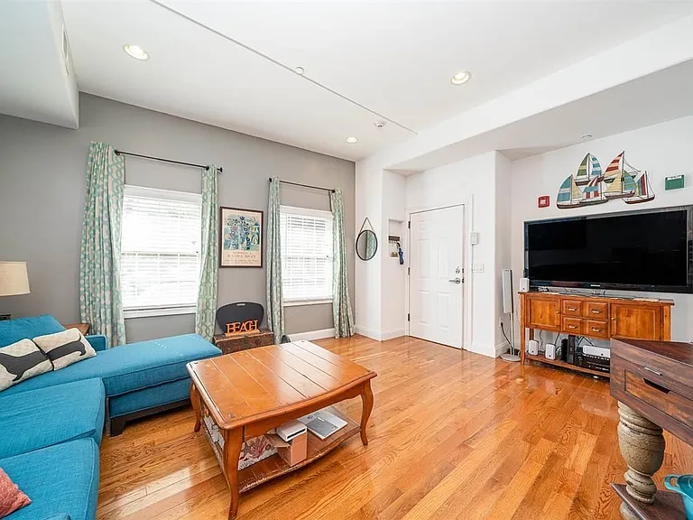 44 Bryant Ave #1 — Photo 4