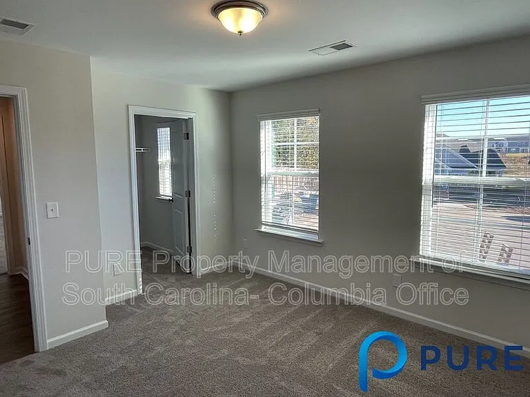 1433 Tamarind Ln — Photo 4