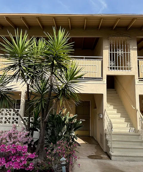 471 W Duarte Rd #103 — Photo 2
