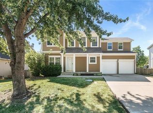 15447 S Wyandotte Dr, Olathe, KS 66062