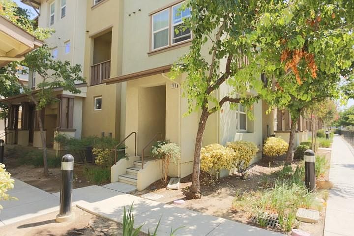 1st image of 766 Luna Park Dr