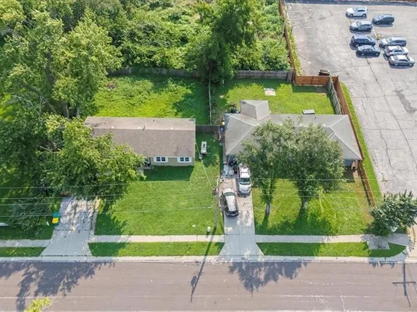 8231 Travis St, Overland Park, KS 66204