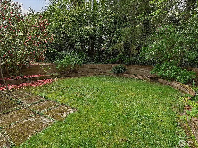 12404 NE 6th Pl — Photo 13