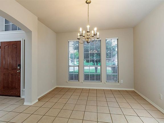 5th image of 4817 Jodi Dr