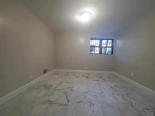 Rented by Friedman Mayer, LREB | media 6