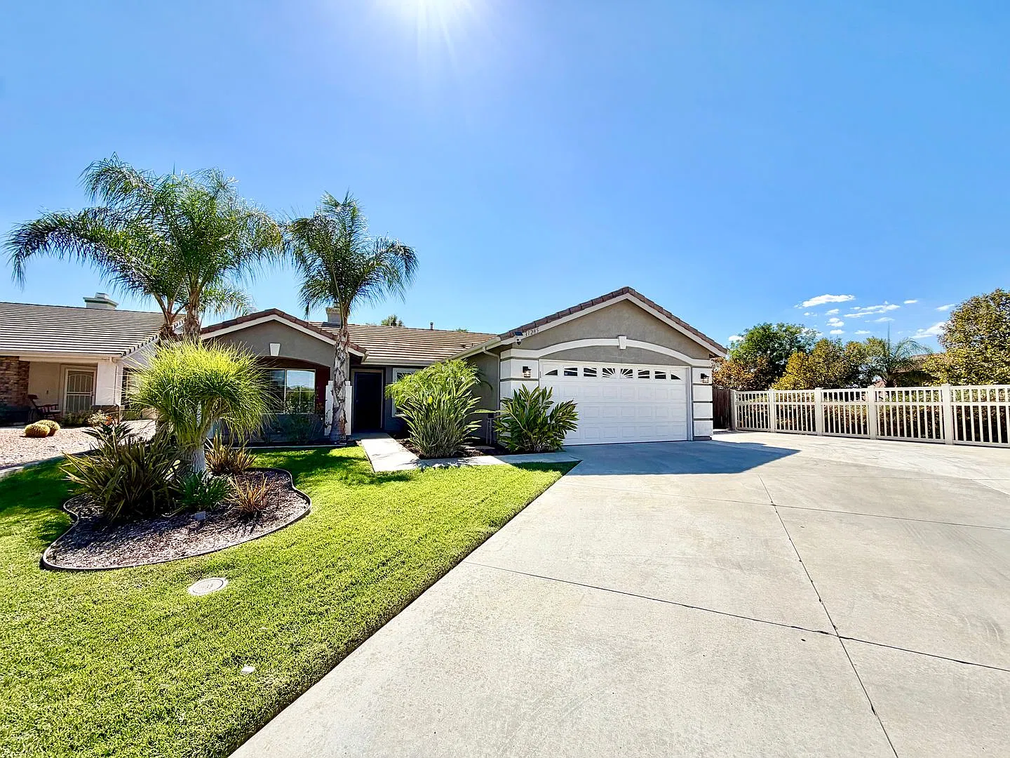 Corner Lot 3 Bedroom 2 Bathroom Home With Solar, Rv Parking & Large Backyard! — Photo 1