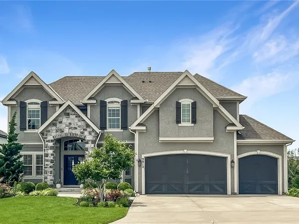 9812 Saddletop St, Lenexa, KS 66227