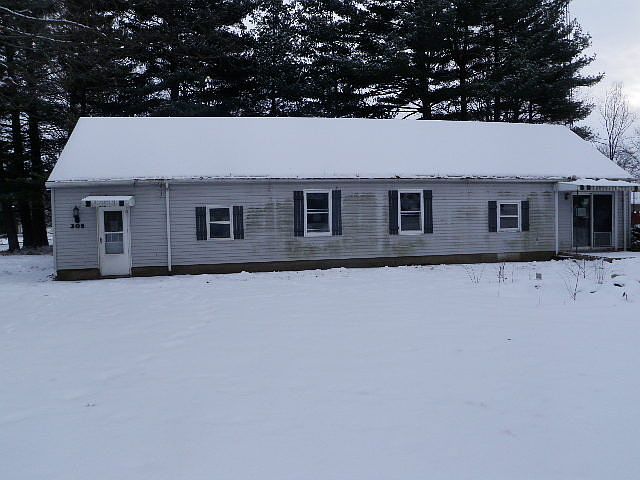 1st image of 305 W Main St