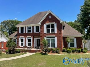 3318 Cedarhurst Dr SW, Decatur, AL 35603