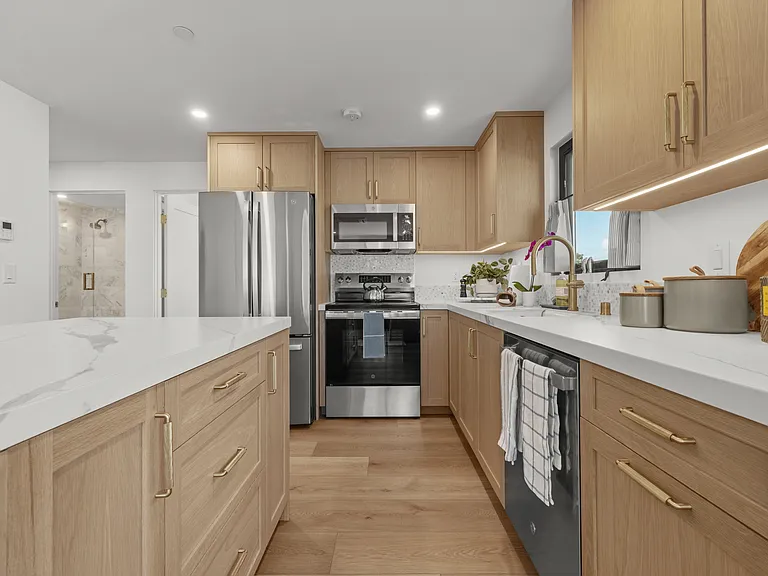 720 Nantasket Ct — Photo 17