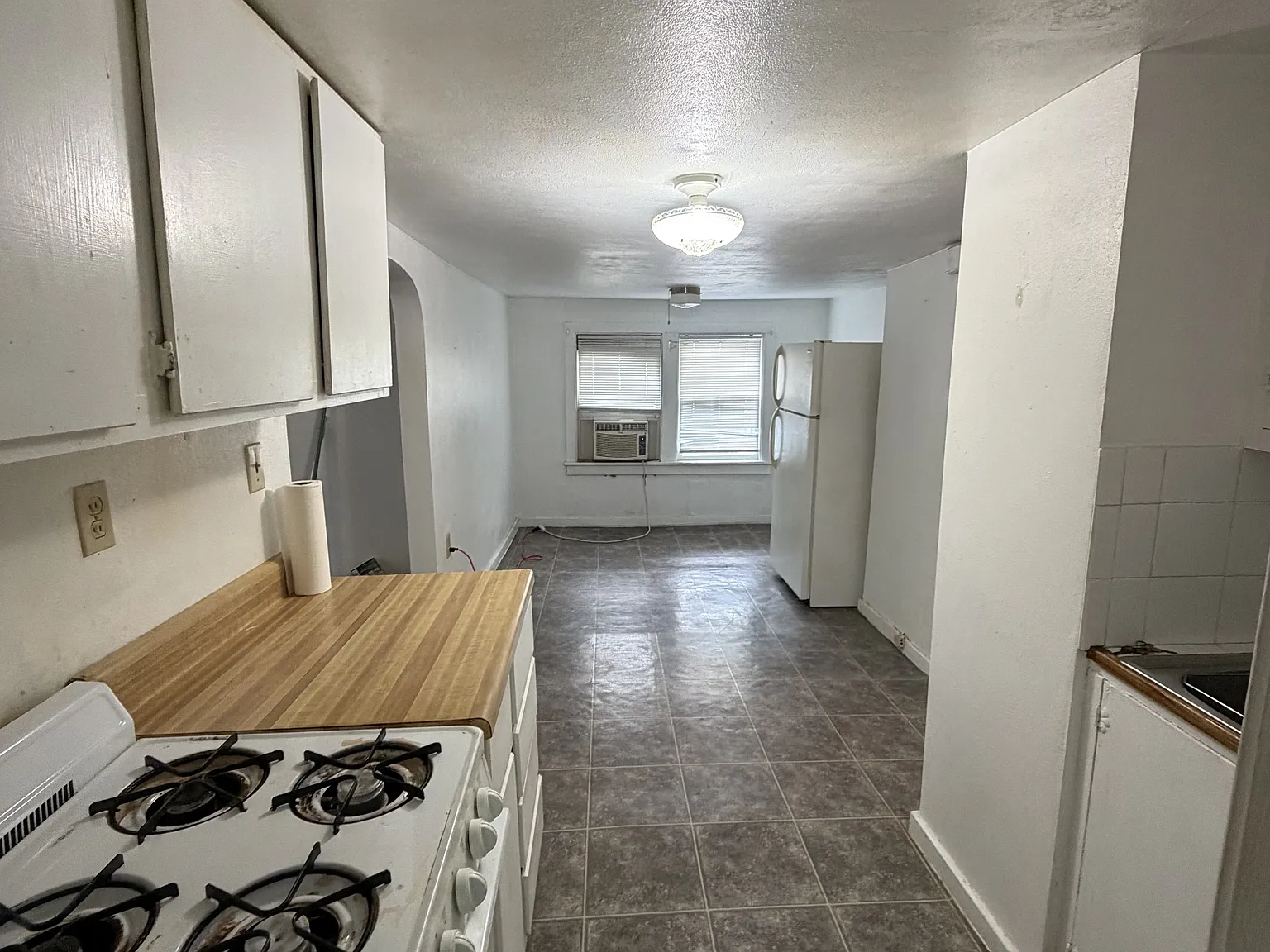 853 South Douglas Avenue - 4 — Photo 3