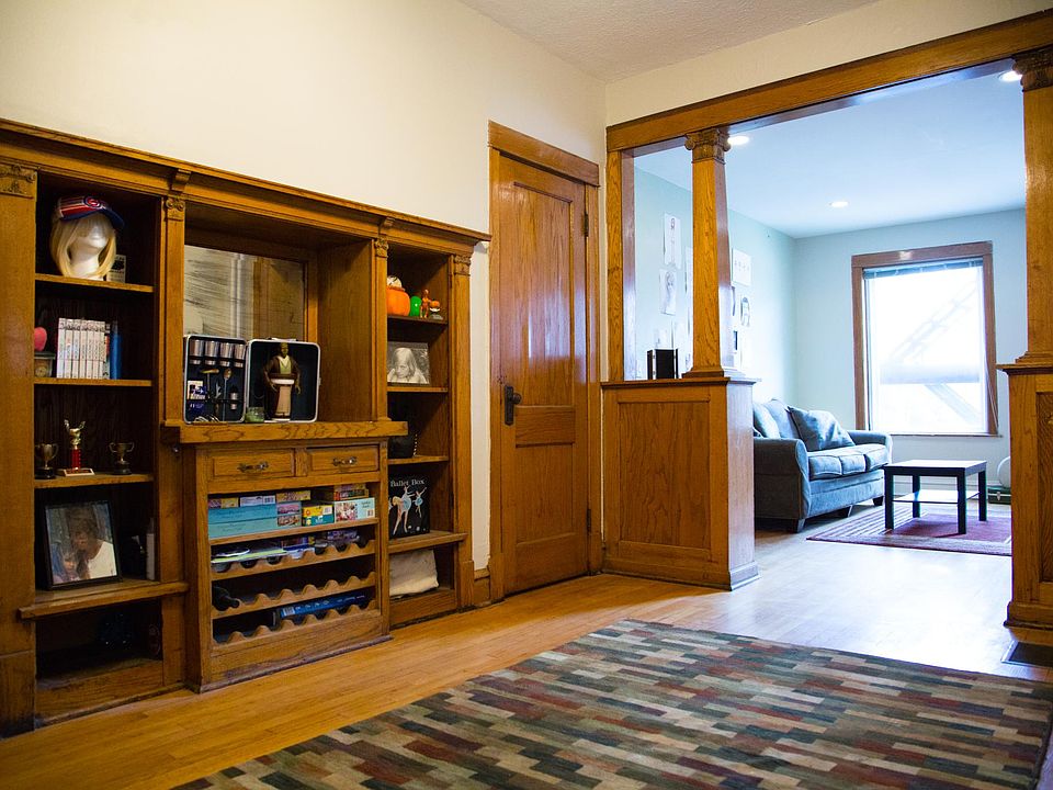 1st image of 3007 W Lyndale St APT 1