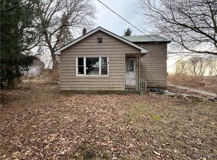 9056 Chestnut Ridge Rd, Middleport, NY 14105