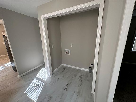 5th image of 3711 Thompson Ave