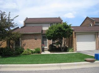 2926 Moon Lake Dr #116, West Bloomfield, MI 48323
